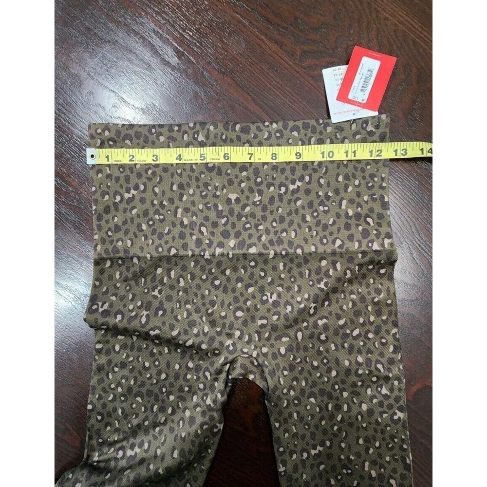 Nwt SPANX Look at Me Now Seamless Olive Green Leopard Print Leggings Sz: L - Picture 9 of 9